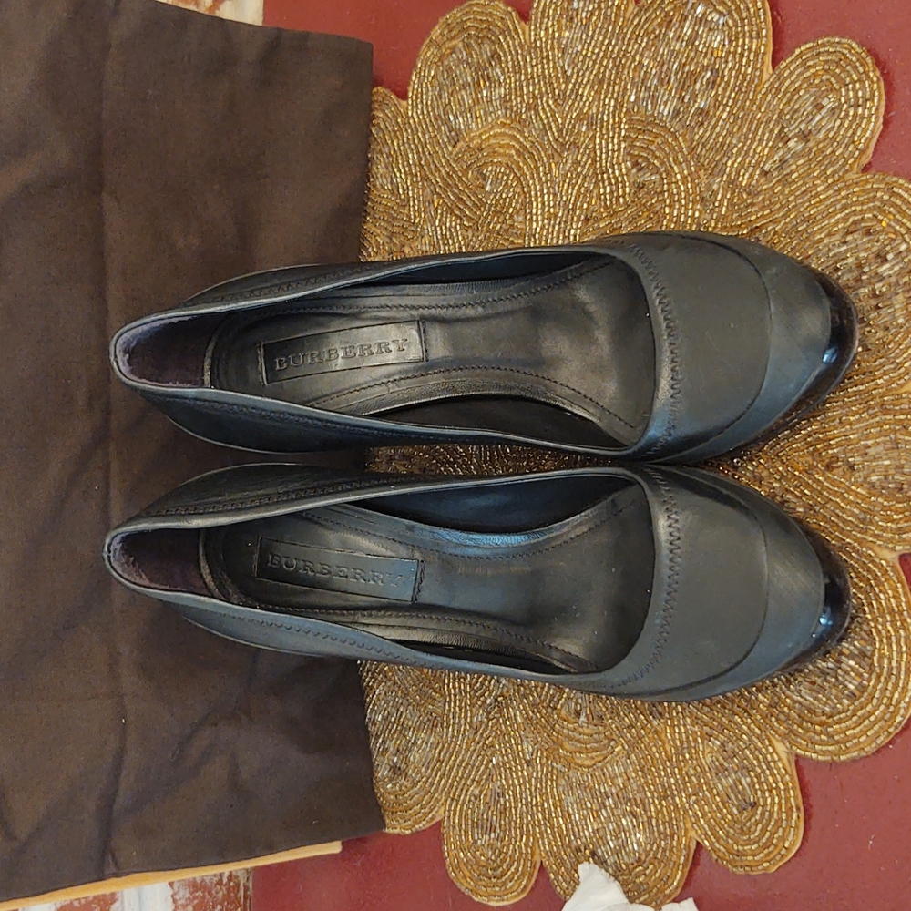 Burberry leather heels - Picture 2 of 4